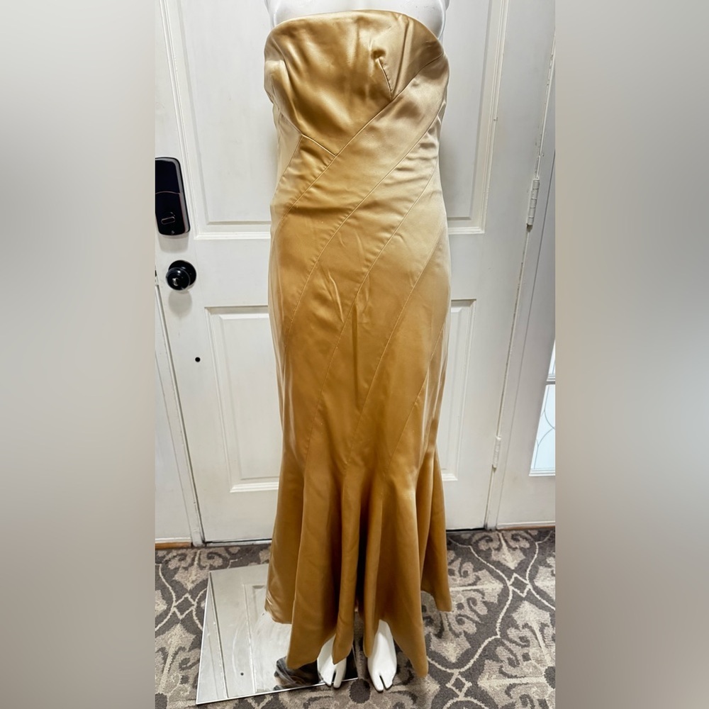 Carmen Marc Valvo sculpting Satin Gold Strapless Mermaid Dress Size 2